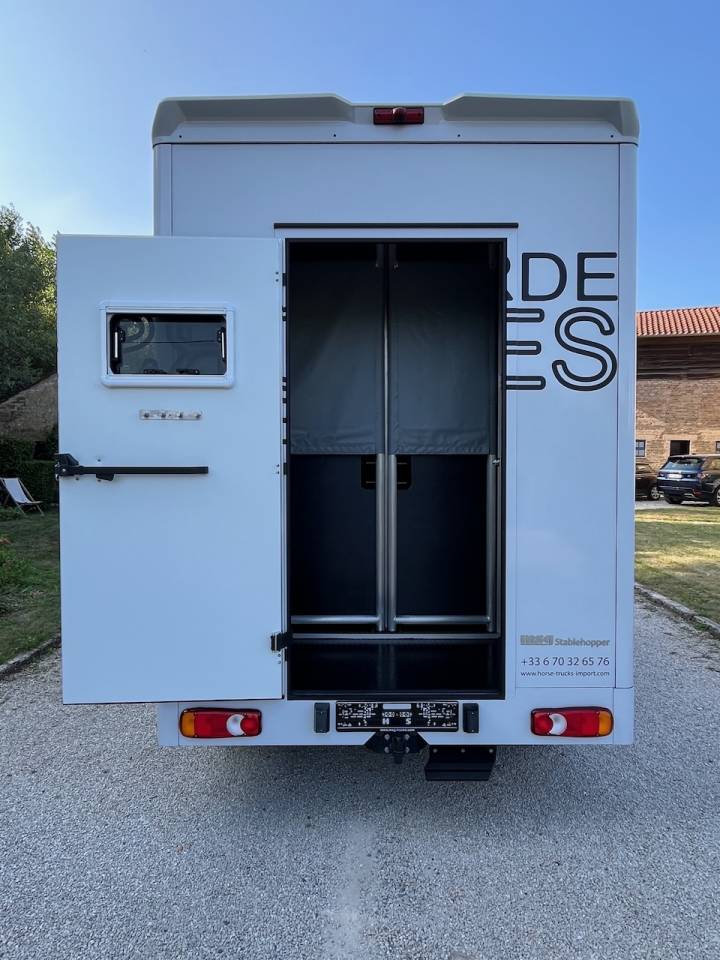 Van per Cavalli Peugeot PEUGEOT BOXER BLUEHDI 165 MSG STALLION LIGHT 2025 Occasione