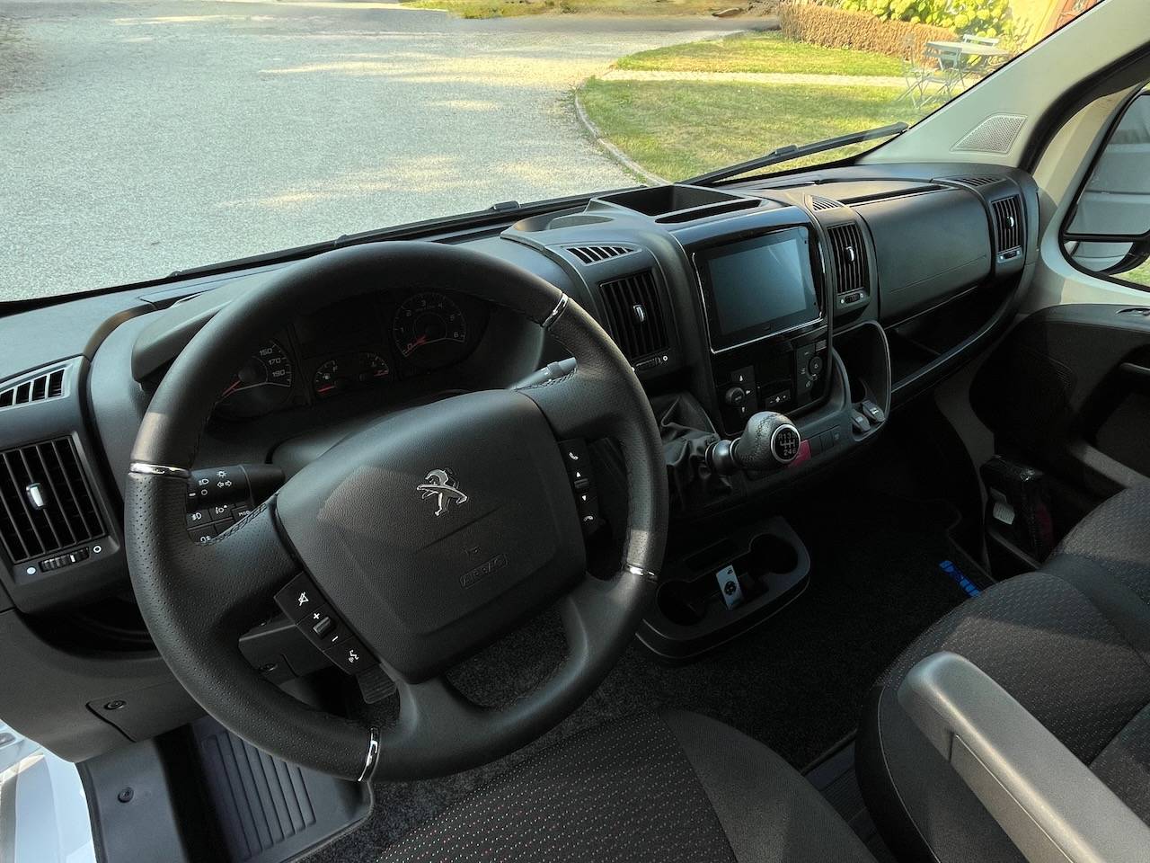 Van per Cavalli Peugeot PEUGEOT BOXER BLUEHDI 165 MSG STALLION LIGHT 2025 Occasione