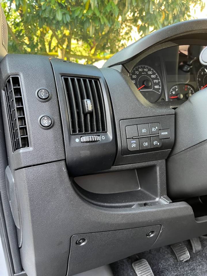 Van per Cavalli Peugeot PEUGEOT BOXER BLUEHDI 165 MSG STALLION LIGHT 2025 Occasione