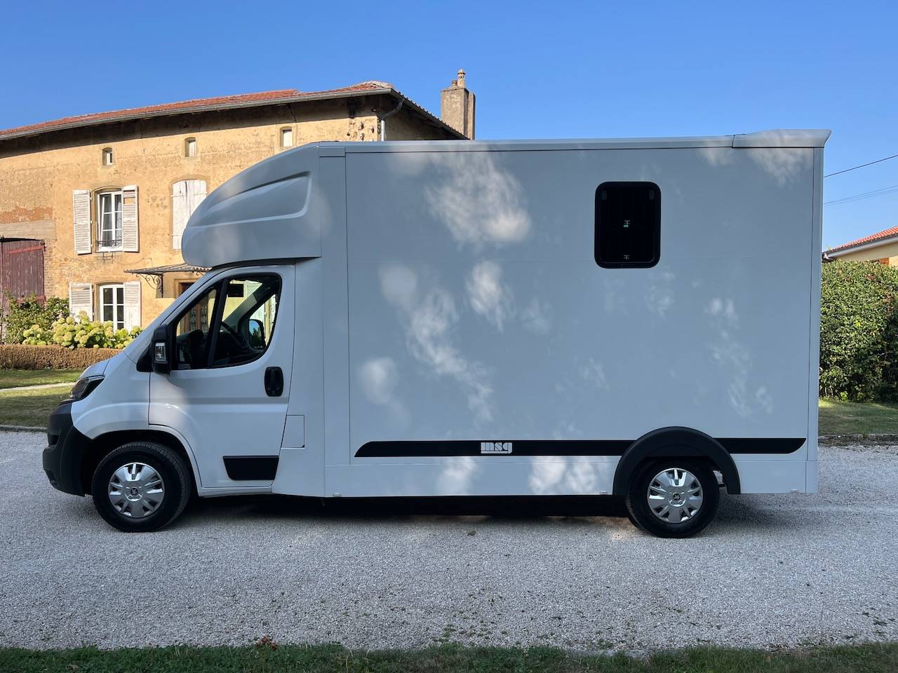 Van per Cavalli Peugeot PEUGEOT BOXER BLUEHDI 165 MSG STALLION LIGHT 2025 Occasione