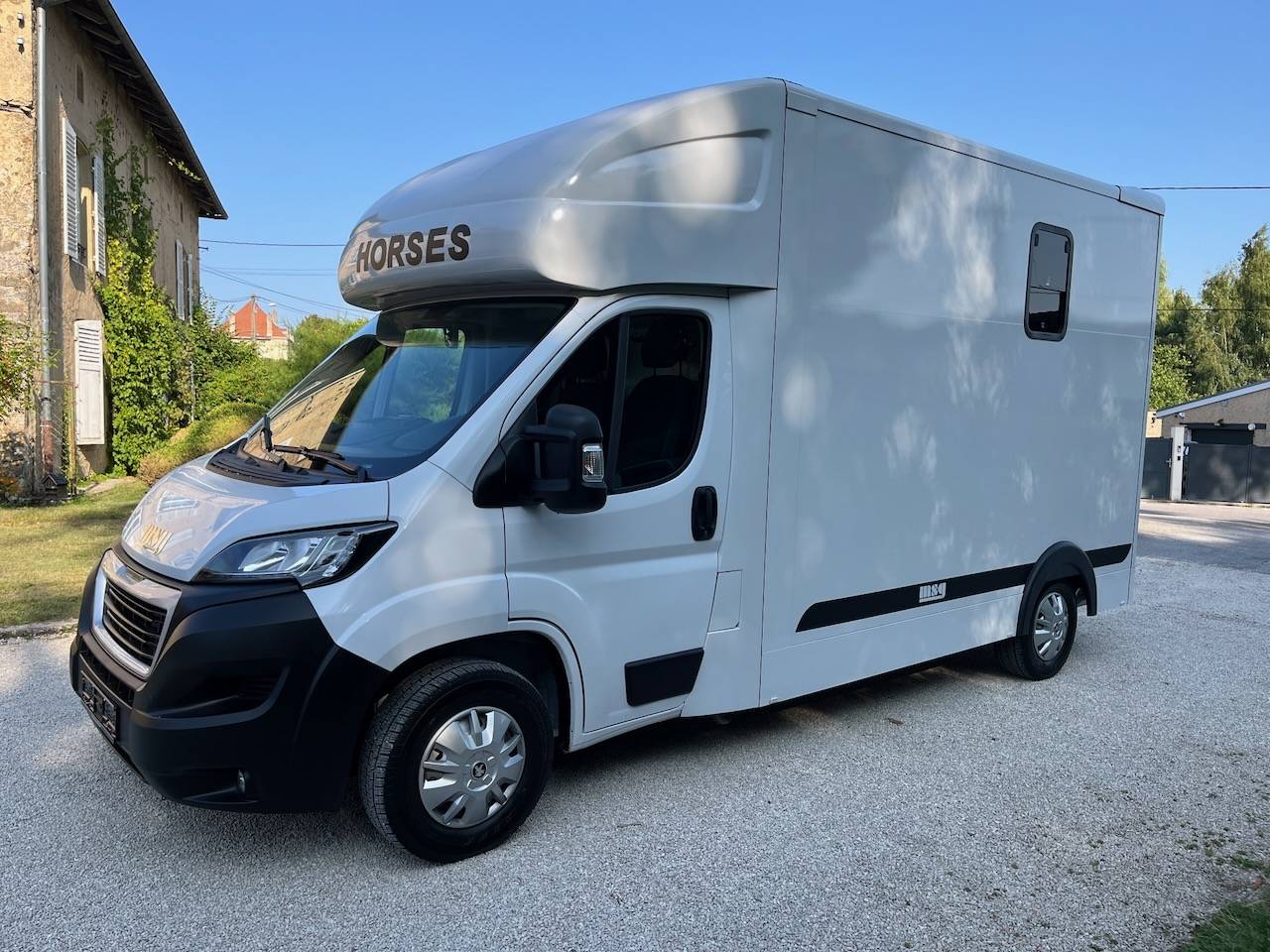 Van per Cavalli Peugeot PEUGEOT BOXER BLUEHDI 165 MSG STALLION LIGHT 2025 Occasione