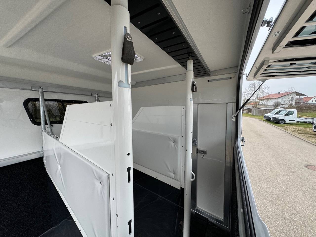 Rimorchio Cavalli Anka REMORQUE ANKA 3 CHEVAUX & HOME CAR 2026 Nuovo