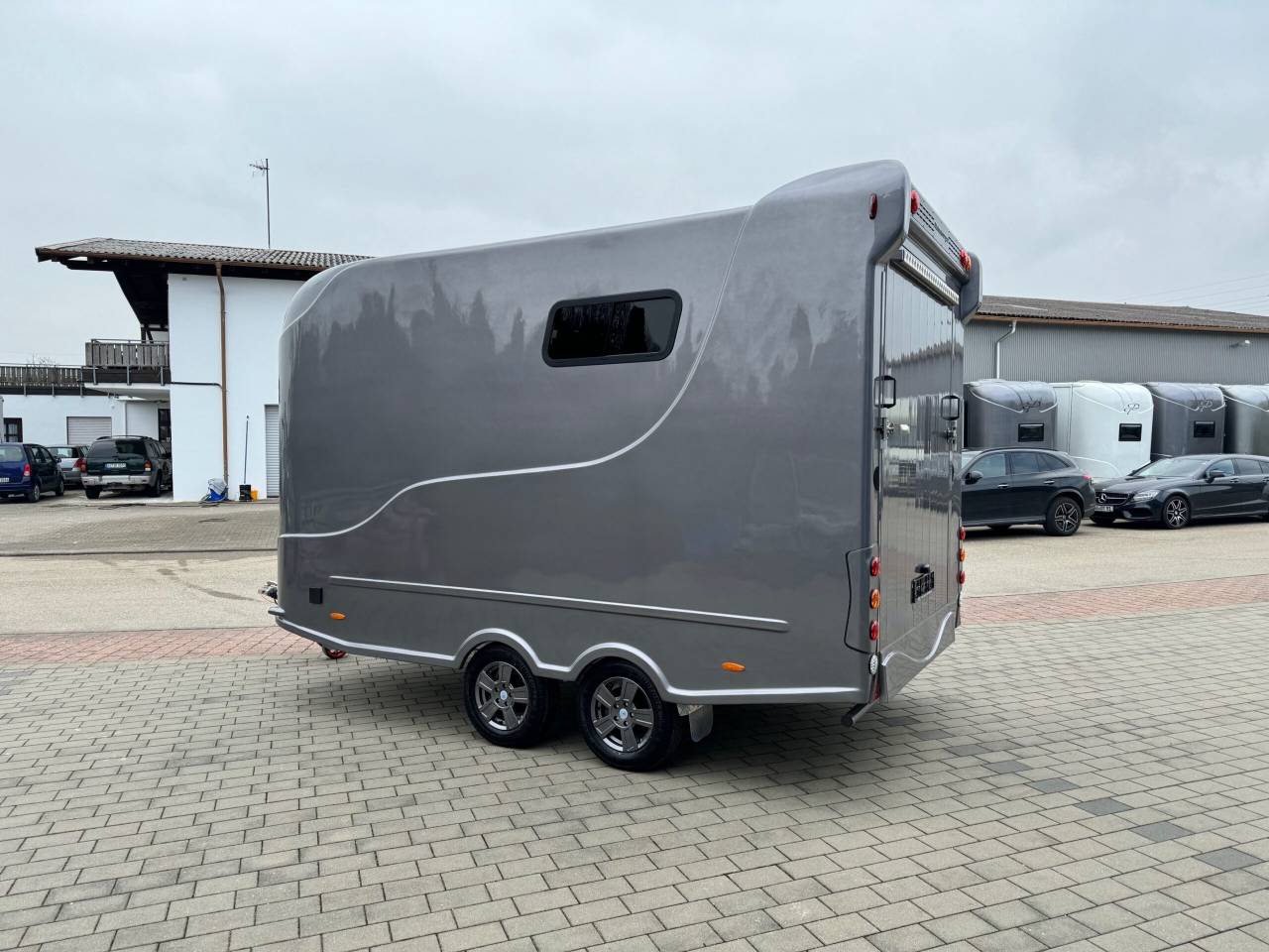 Rimorchio Cavalli Anka REMORQUE ANKA 3 CHEVAUX & HOME CAR 2026 Nuovo