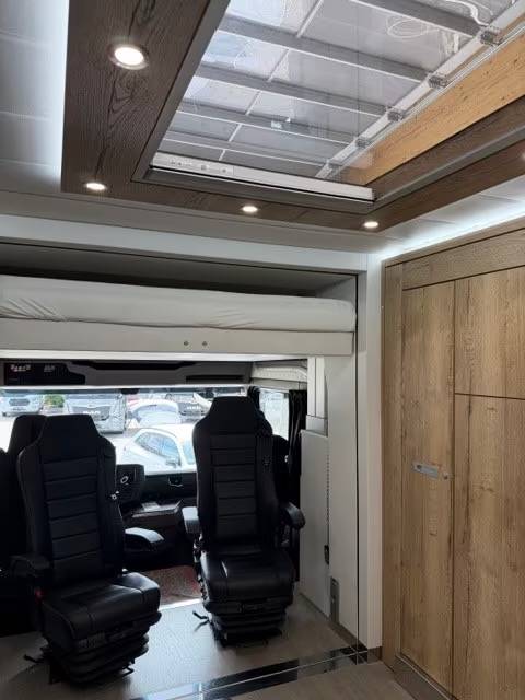 Camion per Cavalli HTI SCANIA S450 HTI PROFESSIONAL DOUBLE POP OUT & POP  2023 Occasione