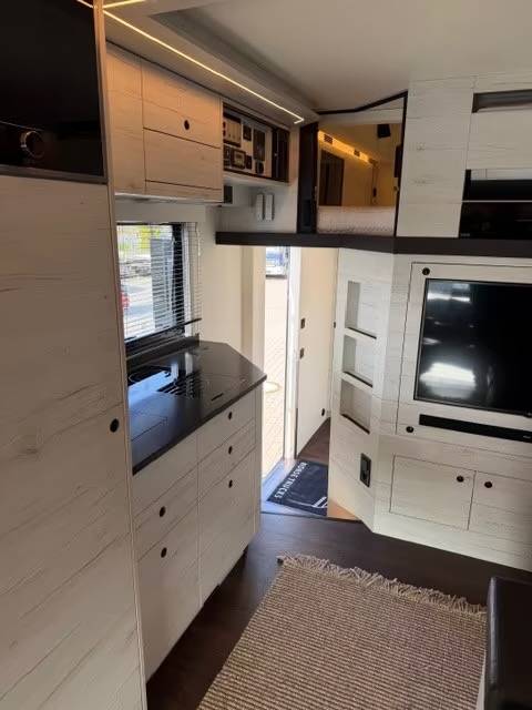 Camion per Cavalli Mercedes MERCEDES-BENZ ACTROS 2651 KRISMAR EXCLUSIV POP OUT 2021 Occasione