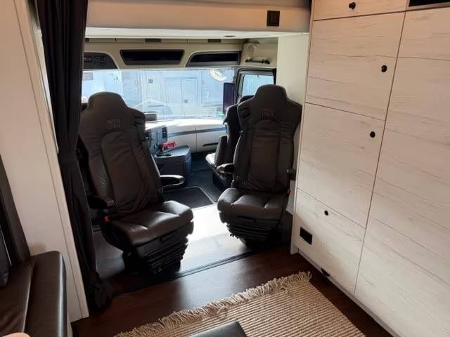 Camion per Cavalli Mercedes MERCEDES-BENZ ACTROS 2651 KRISMAR EXCLUSIV POP OUT 2021 Occasione