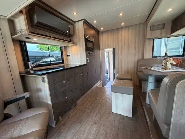 Camion per Cavalli Volvo VOLVO FH 500 ROELOFSEN RR6 POP OUT & PUSH UP 2016 Occasione