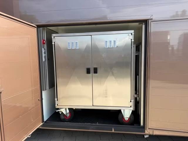 Camion per Cavalli Volvo VOLVO FH 500 ROELOFSEN RR6 POP OUT & PUSH UP 2016 Occasione
