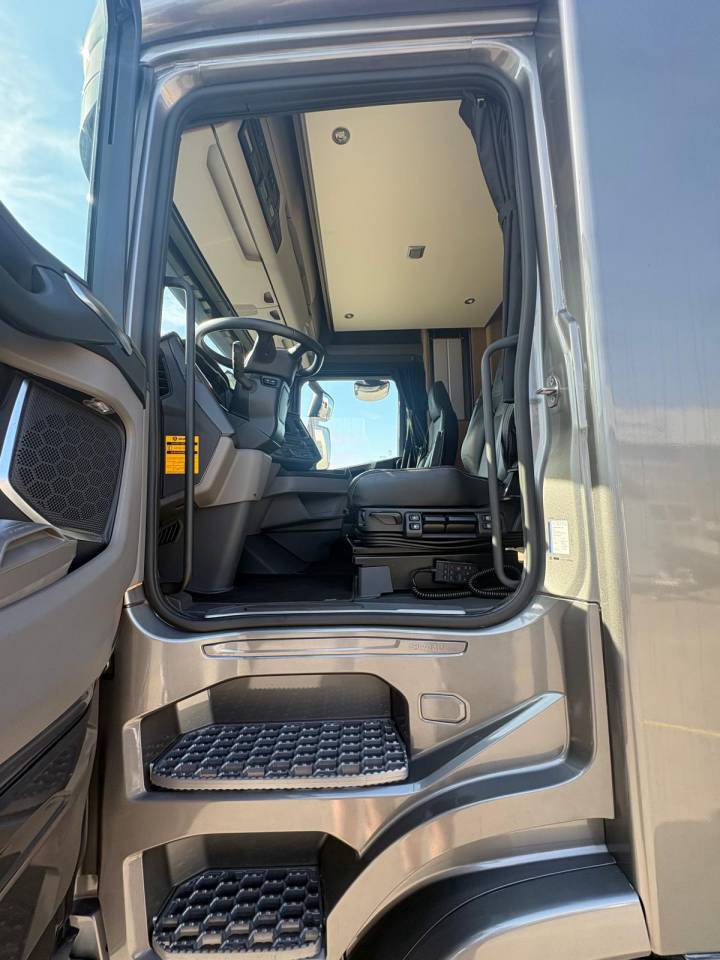Camion per Cavalli Scania SCANIA S500 EHC POP OUT 2020 Occasione
