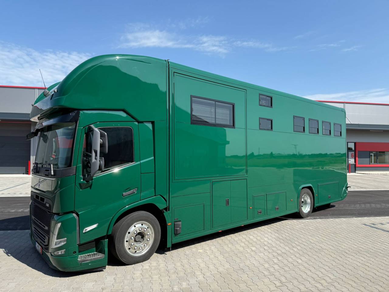 Camion per Cavalli HTI VOLVO FM 500 HTI PROFESSIONAL 5 2026 Nuovo