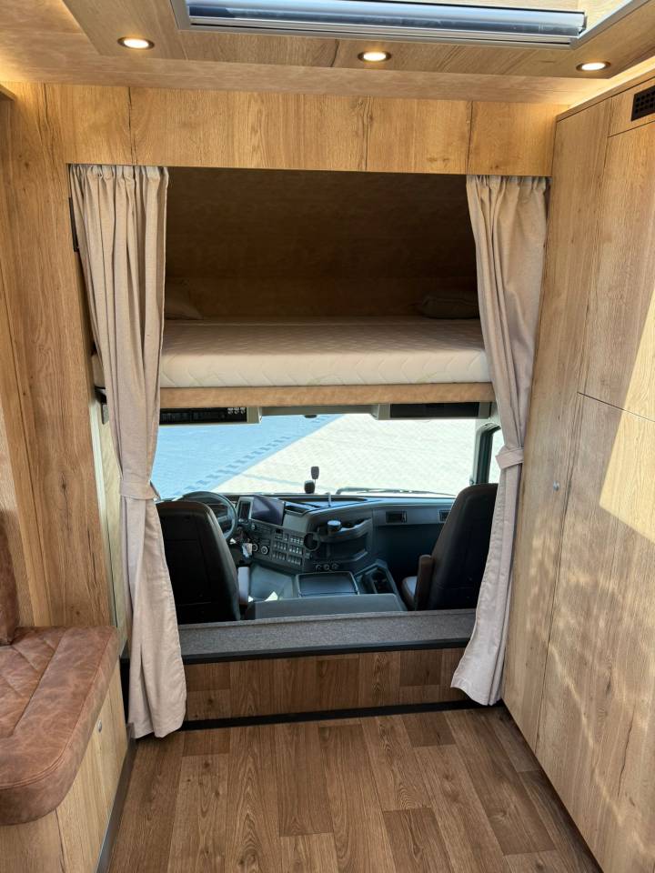 Camion per Cavalli HTI VOLVO FM 500 HTI PROFESSIONAL 5 2026 Nuovo