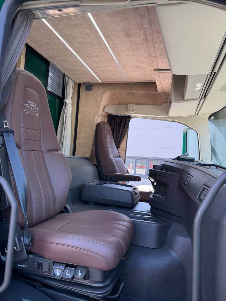 Camion per Cavalli HTI VOLVO FM 500 HTI PROFESSIONAL 5 2026 Nuovo