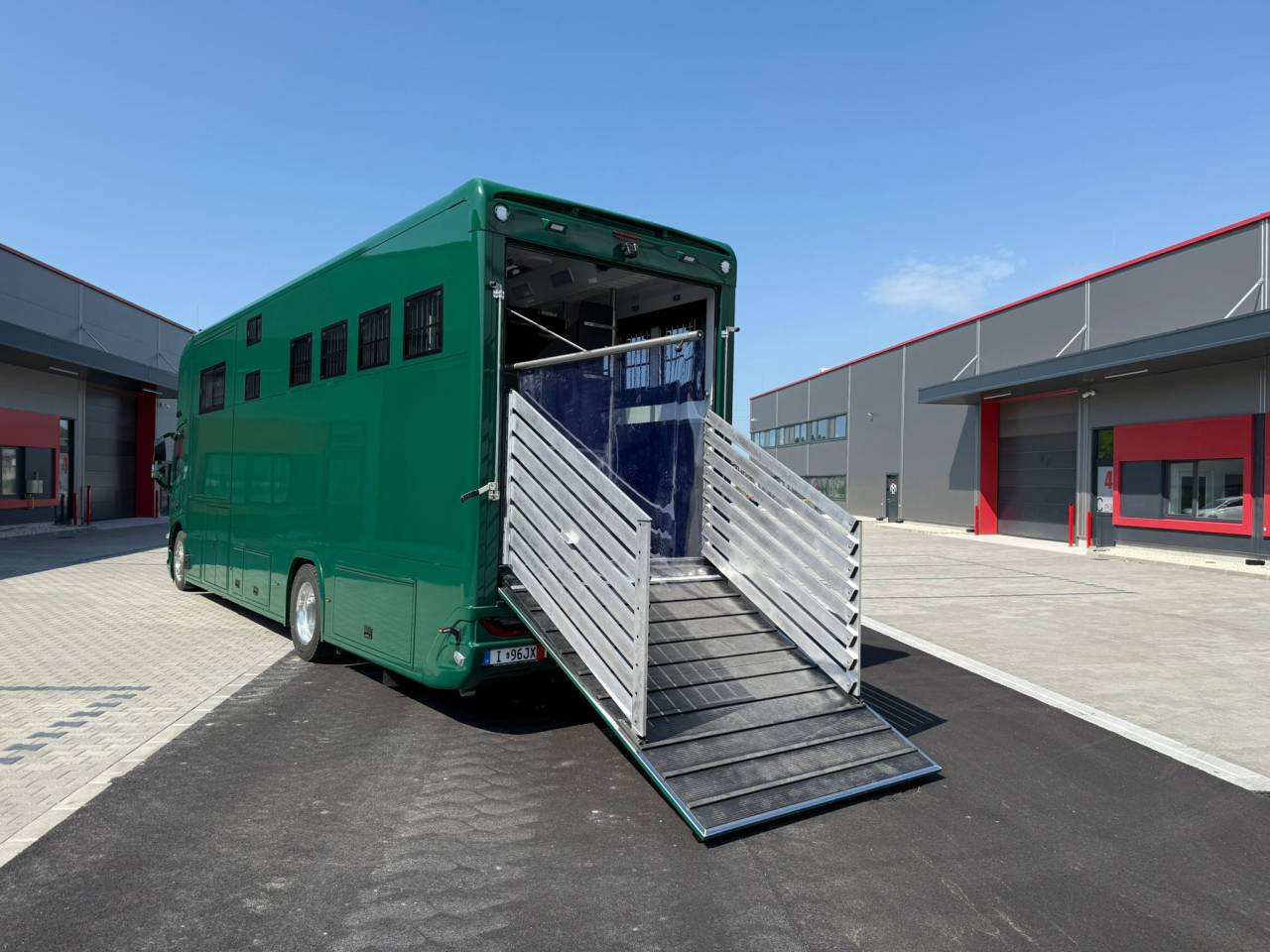 Camion per Cavalli HTI VOLVO FM 500 HTI PROFESSIONAL 5 2026 Nuovo
