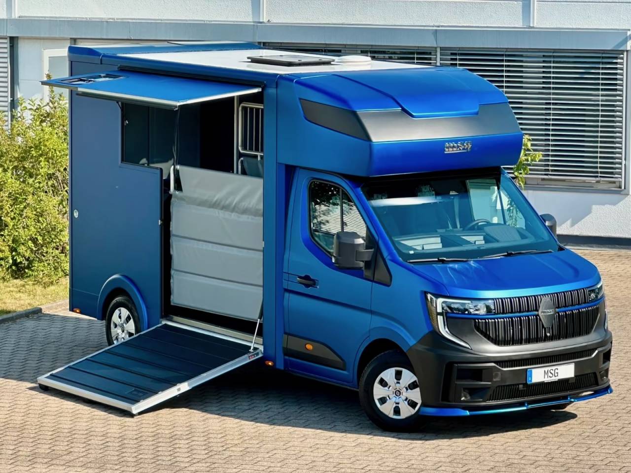 Van per Cavalli Renault RENAULT MASTER 170 MSG STALLION LIGHT AUTOMATIQUE 2026 Nuovo