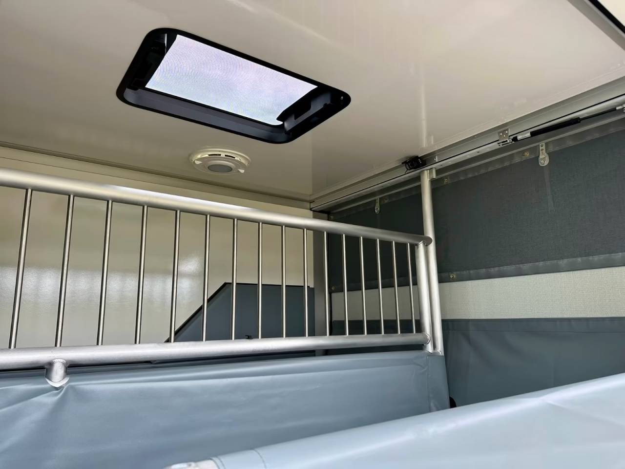 Van per Cavalli Renault RENAULT MASTER 170 MSG STALLION LIGHT AUTOMATIQUE 2026 Nuovo