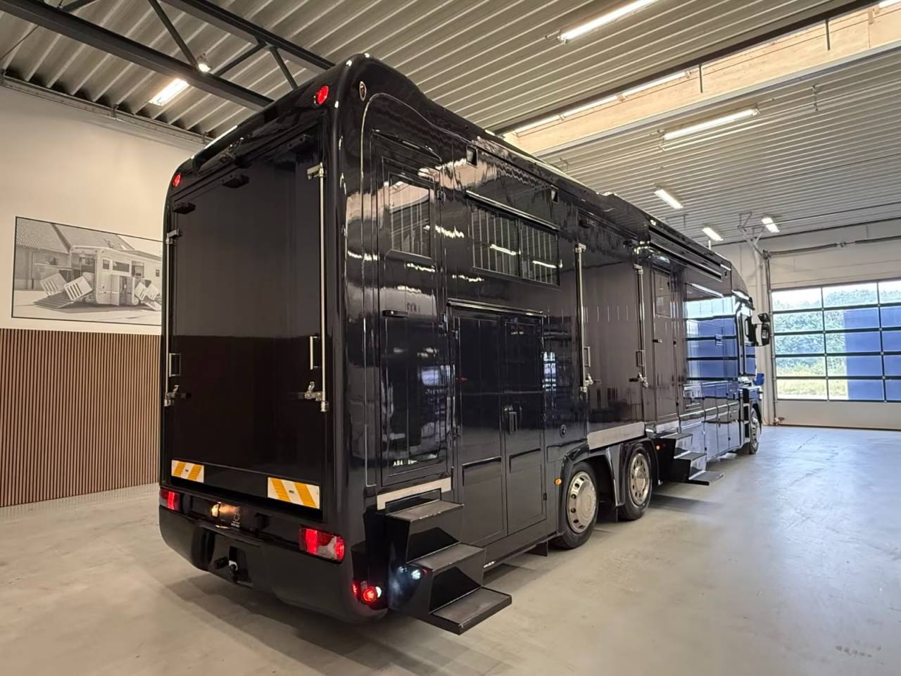 Camion per Cavalli Renault RENAULT MAGNUM 480 STX 5 HORSES POP OUT 2011 Occasione