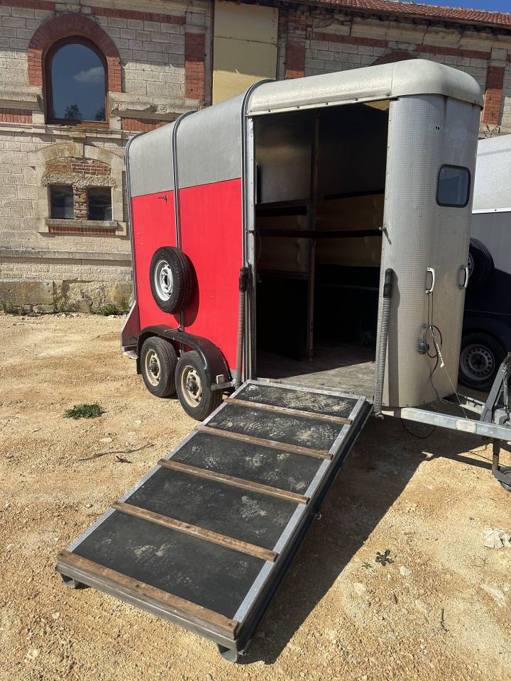 Trailer Ifor Williams HB505R 2 Cavalli 1986 Occasione