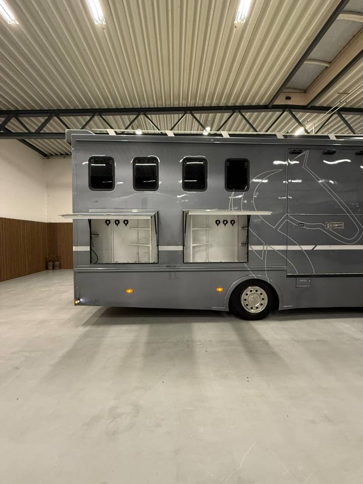 Camion per Cavalli Mercedes JL 2005 Occasione