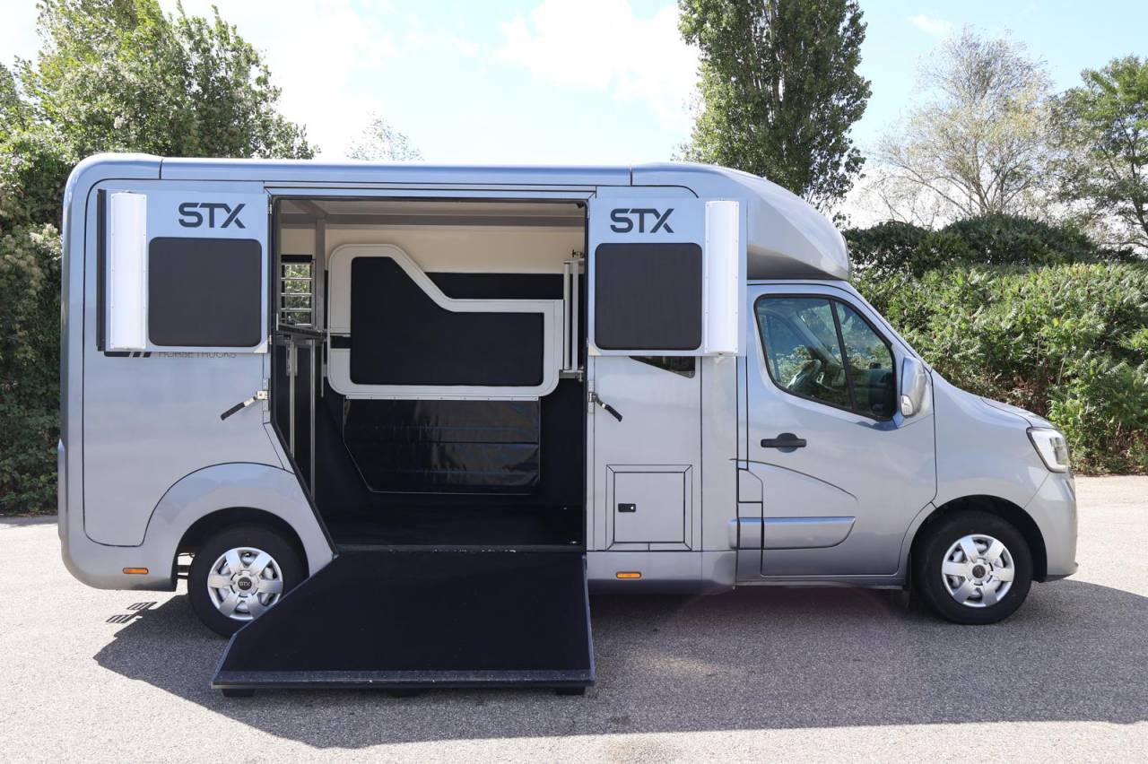 Van per Cavalli STX STX 2022 Occasione
