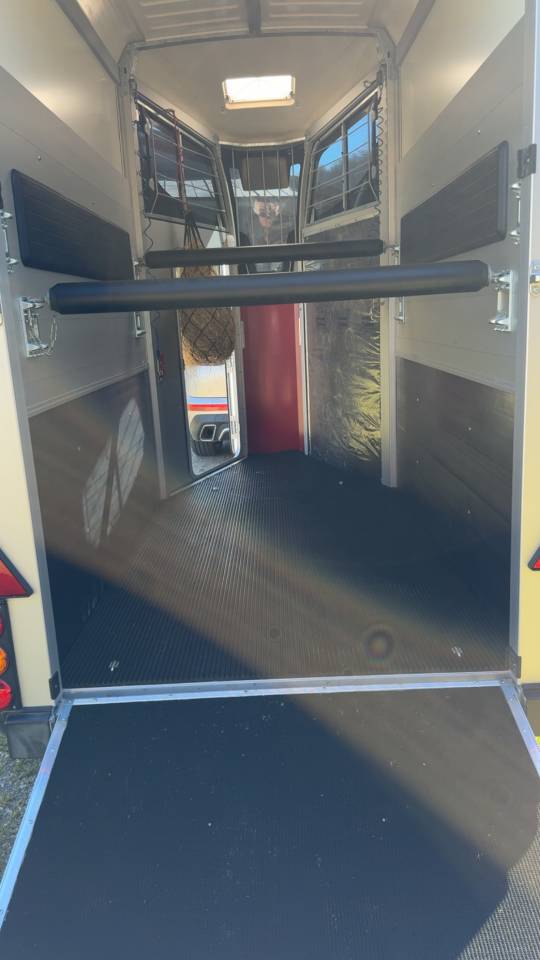 Trailer Ifor Williams HBX 403 1,5 Cavalli 2024 Occasione