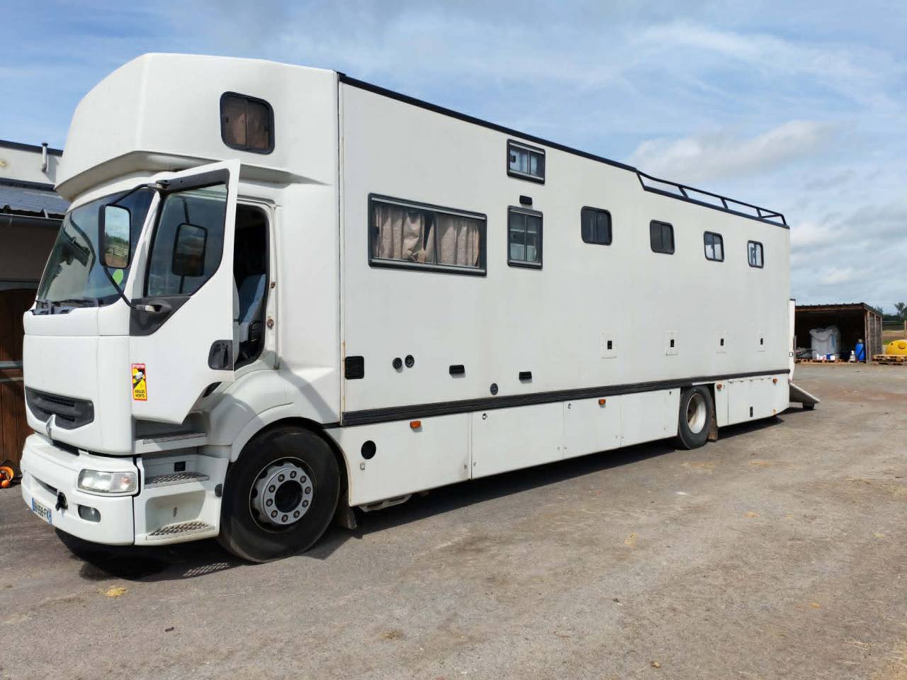 Camion per Cavalli Renault RENAULT PREMIUM 1999 Occasione