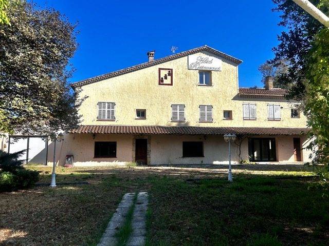 Propriet&agrave; equestre In vendita Var