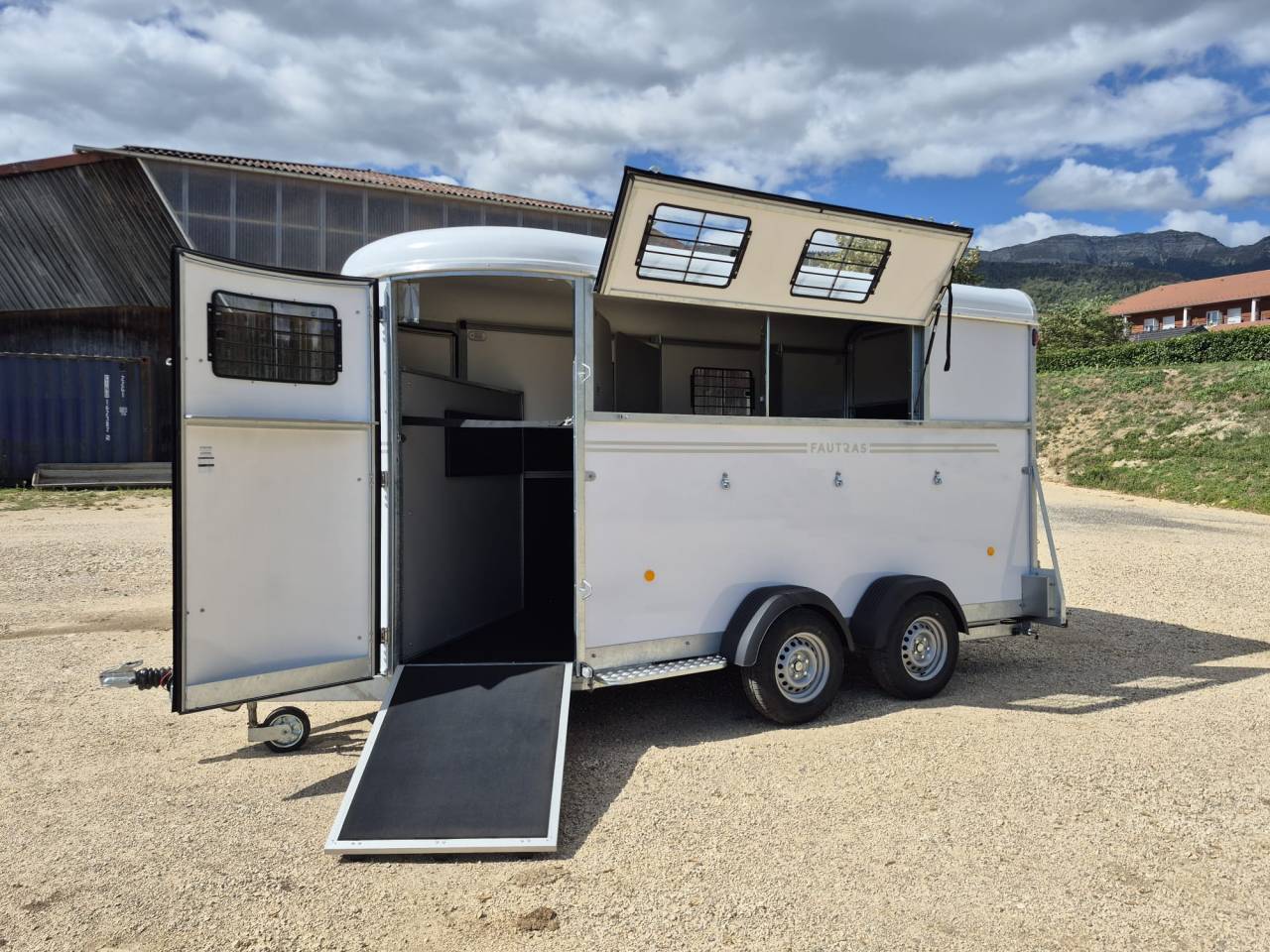 Trailer Fautras oblic +3 3 Cavalli 2026 Nuovo