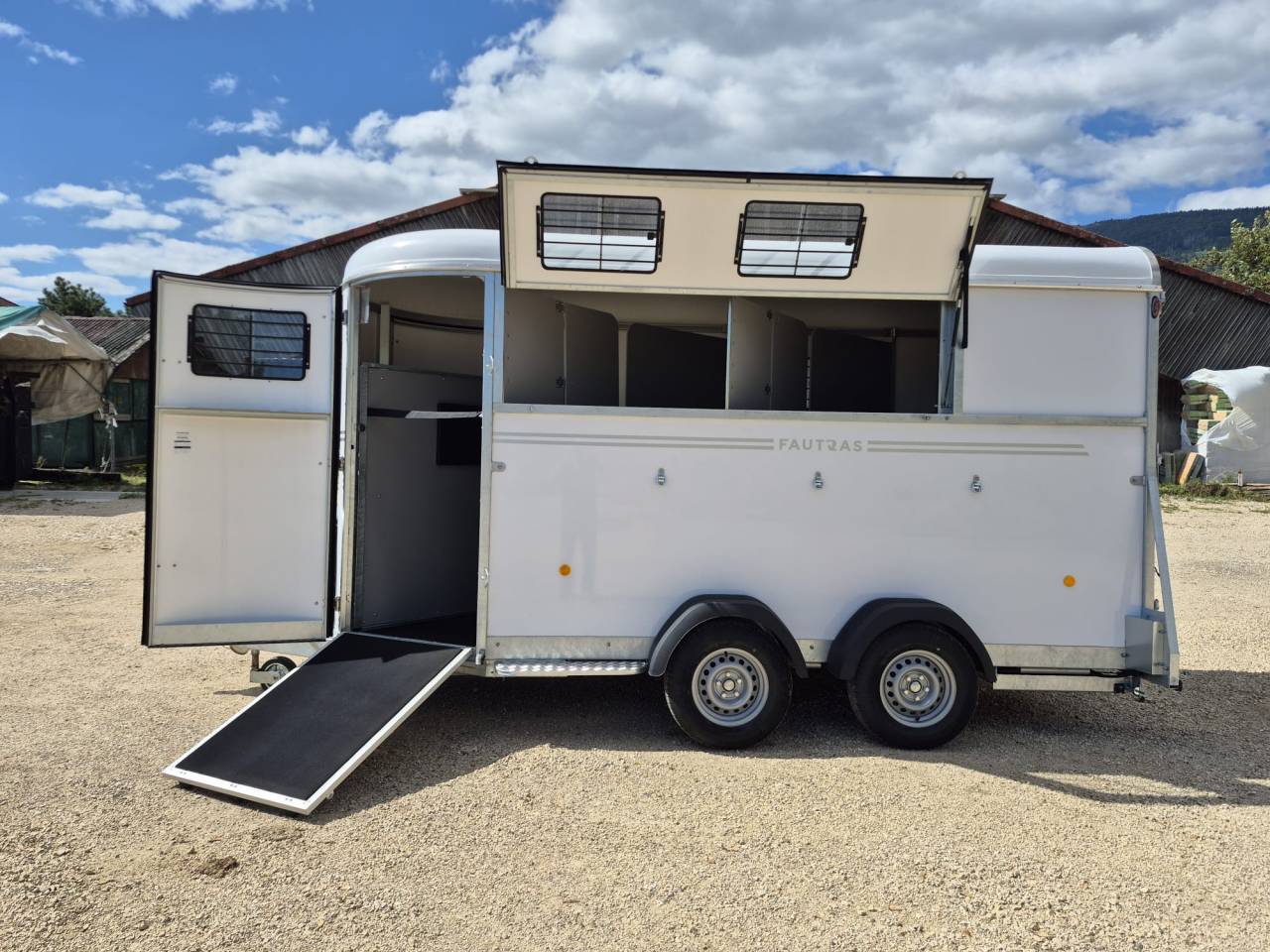 Trailer Fautras oblic +3 3 Cavalli 2026 Nuovo