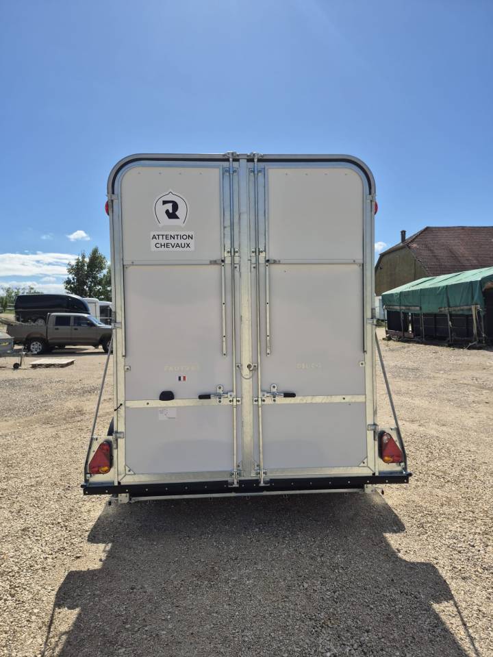 Trailer Fautras oblic +3 3 Cavalli 2026 Nuovo