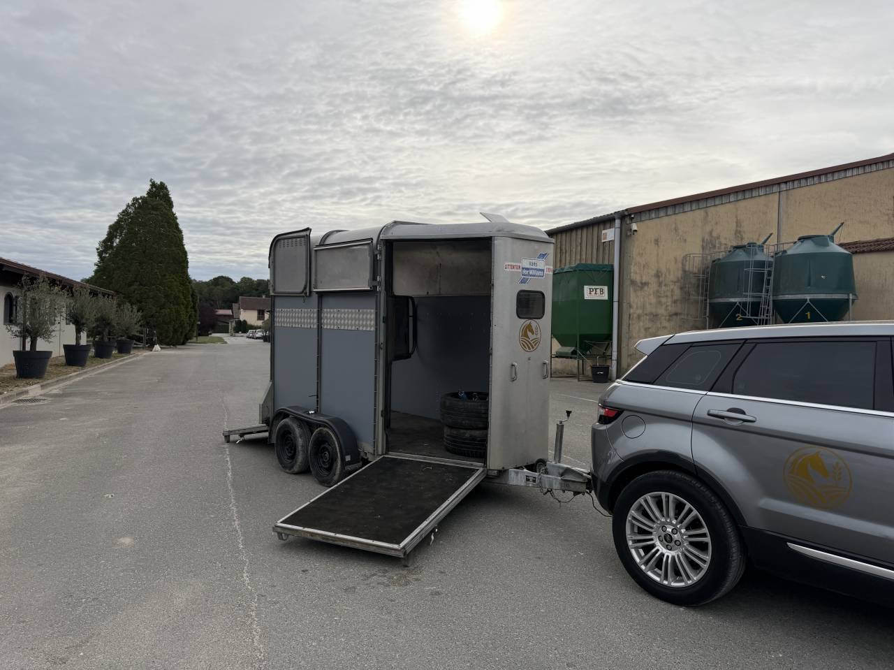 Trailer Ifor Williams HB505R 2 Cavalli 2000 Occasione