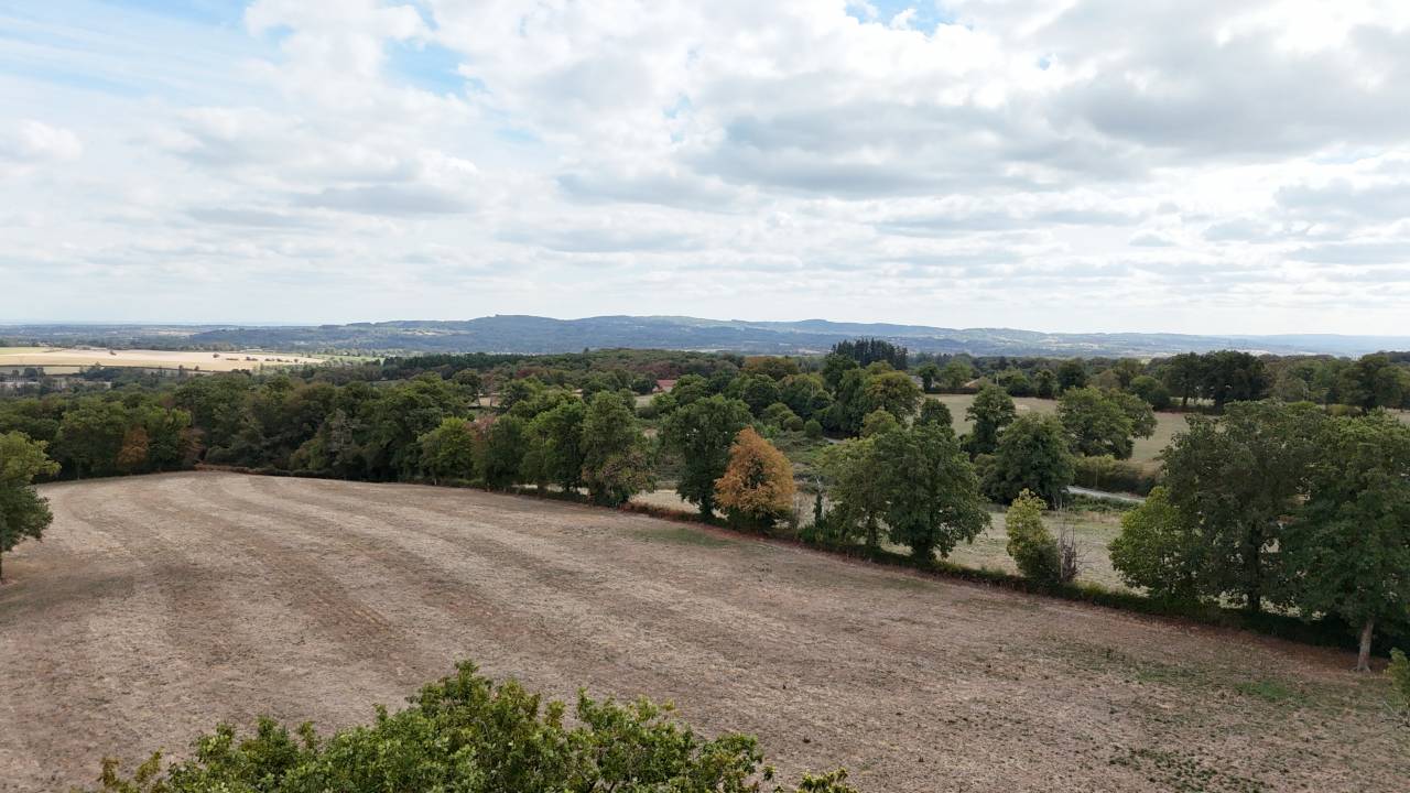 Azienda da restaurare In vendita Creuse