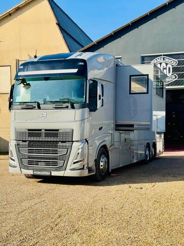 Camion per Cavalli Volvo CONCEPTPGO 2023 Nuovo