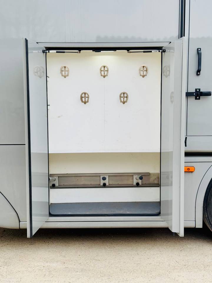 Camion per Cavalli Volvo CONCEPTPGO 2023 Nuovo