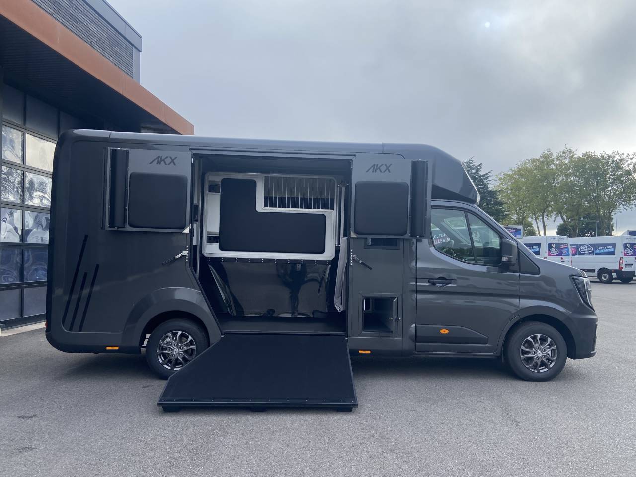 Van per Cavalli AKX  2026 Nuovo