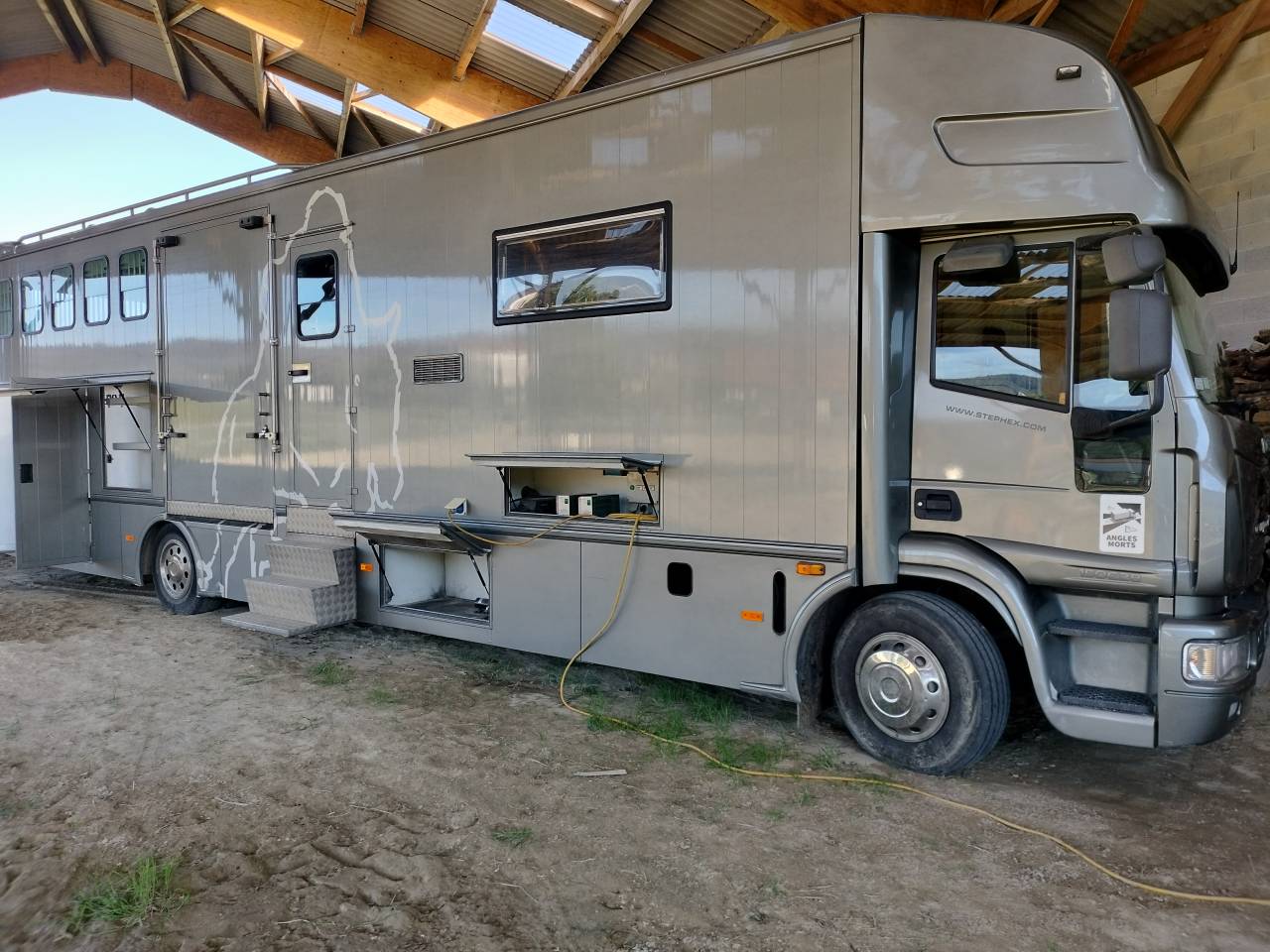 Camion per Cavalli Iveco STEPHEX 2006 Occasione