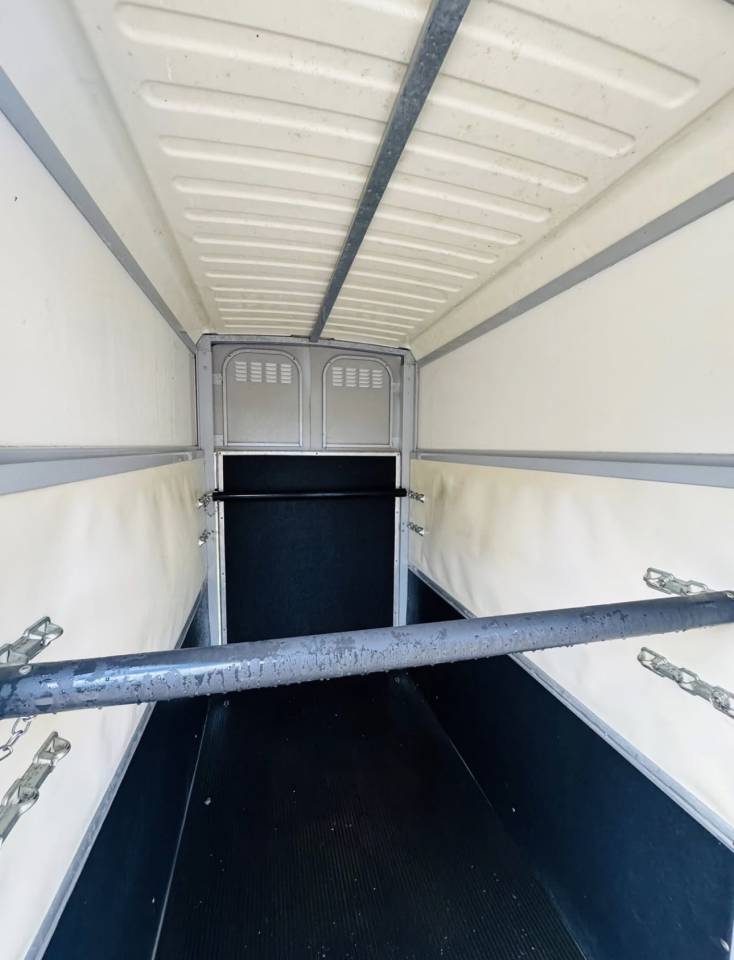 Trailer Ifor Williams HB403 1,5 Cavalli 2015 Occasione