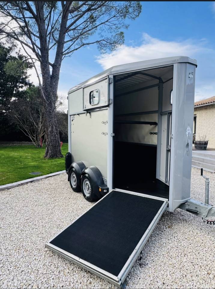 Trailer Ifor Williams HB403 1,5 Cavalli 2015 Occasione