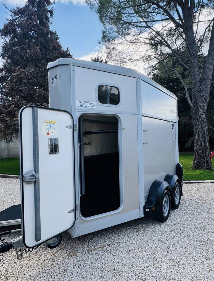 Trailer Ifor Williams HB403 1,5 Cavalli 2015 Occasione
