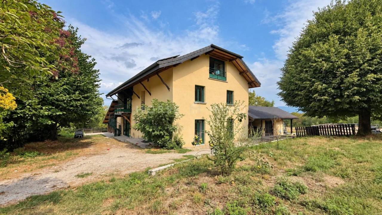 Propriet&agrave; equestre In vendita Haute-Savoie