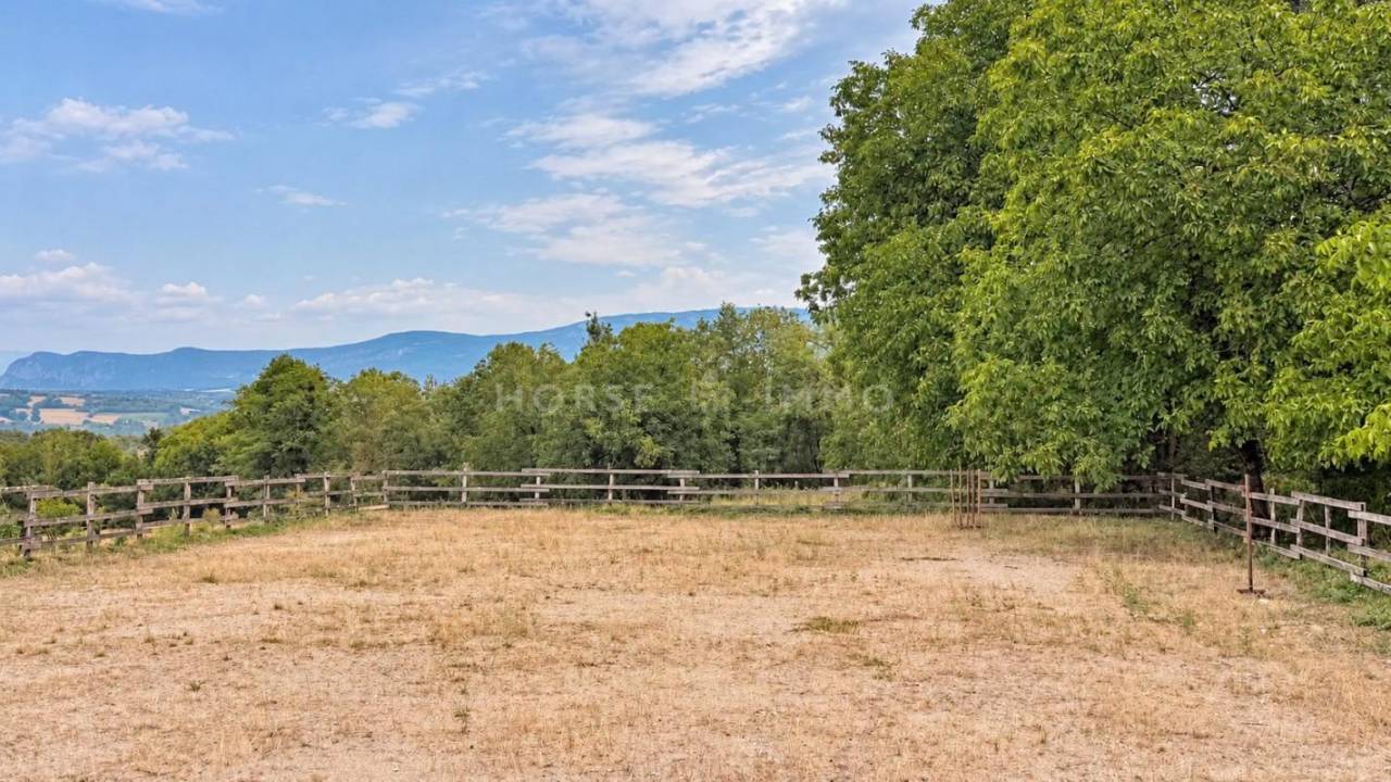 Propriet&agrave; equestre In vendita Haute-Savoie