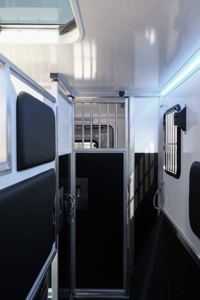 Van per Cavalli Krismar HARAS 2026 Nuovo