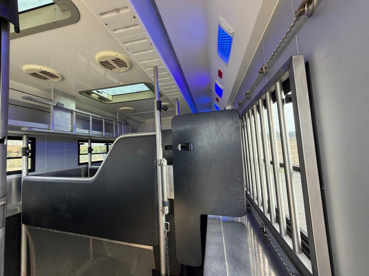 Camion per Cavalli Volvo STX 2018 Occasione