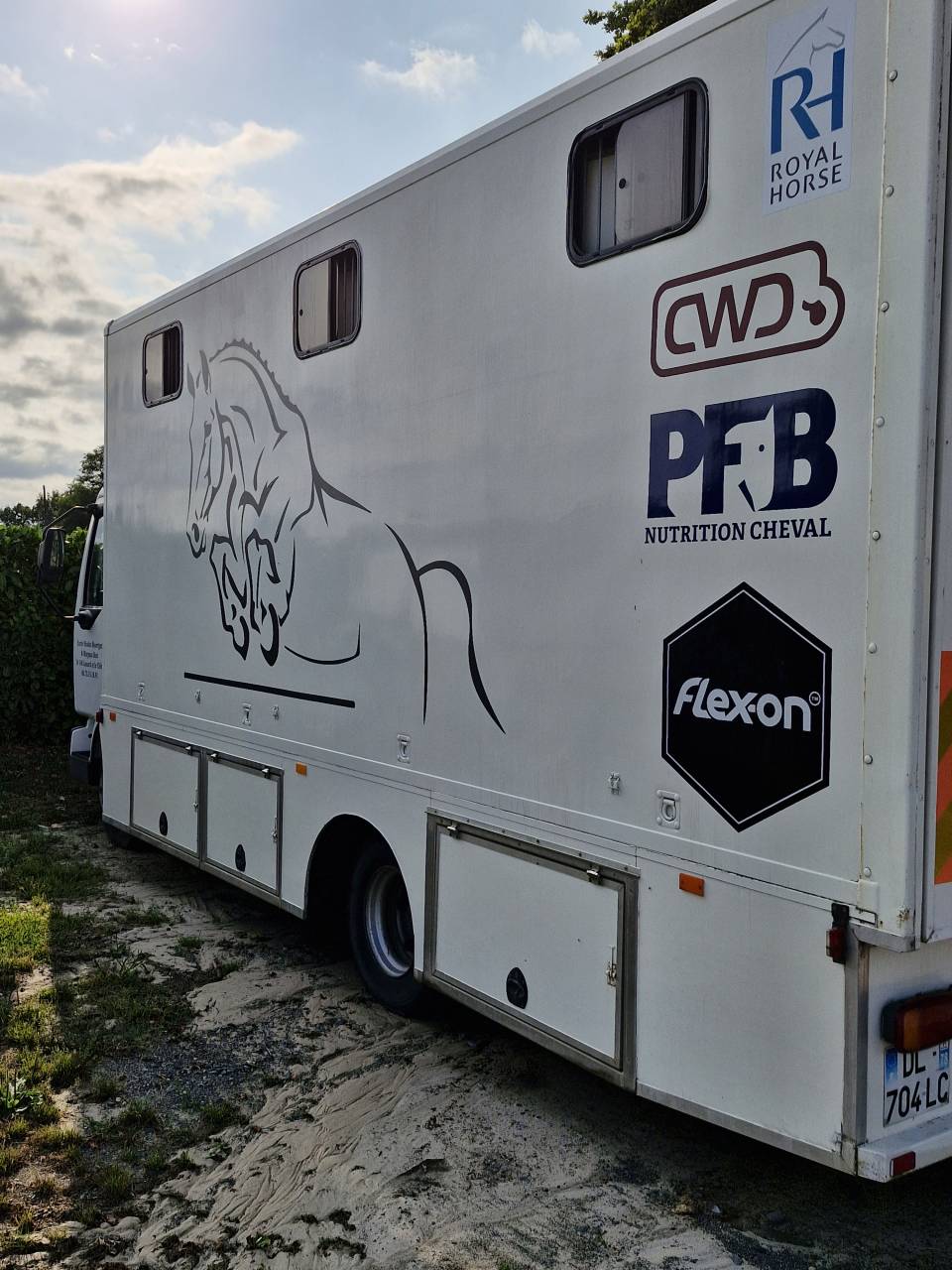 Camion per Cavalli Renault Midlum 2004 Occasione