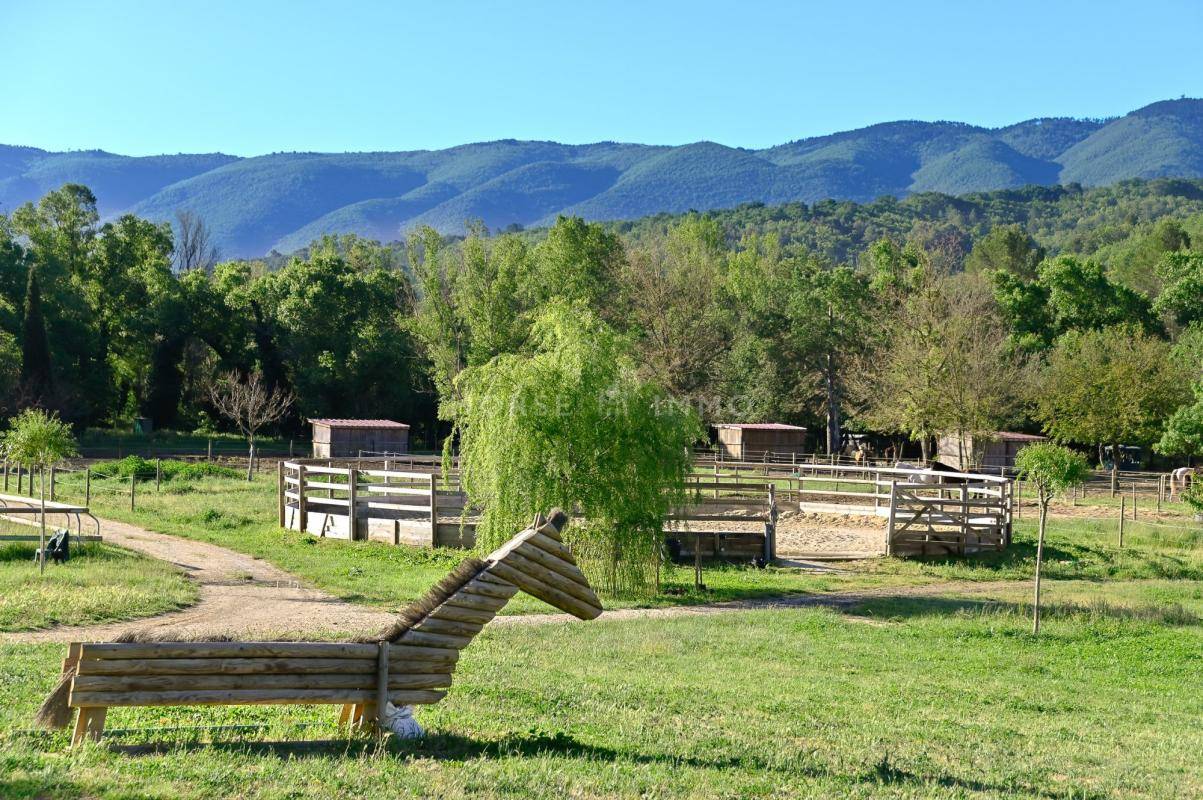 Propriet&agrave; equestre In vendita Vaucluse