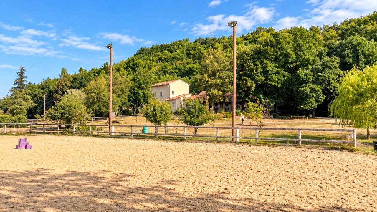 Propriet&agrave; equestre In vendita Vaucluse