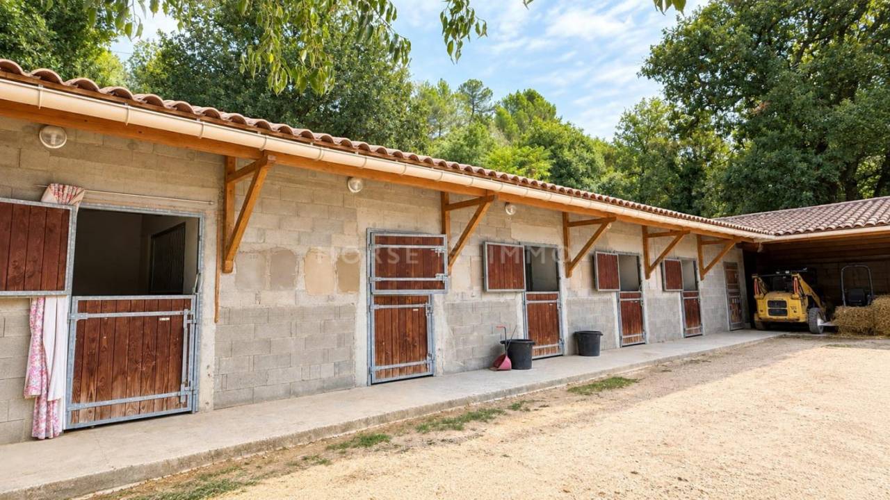 Propriet&agrave; equestre In vendita Vaucluse