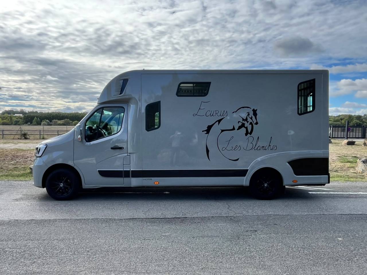Van per Cavalli Theault   Renault Master  - THEAULT Proton 5L 2023 Occasione