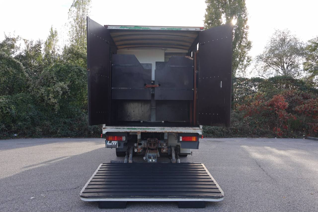 Camion per Cavalli Scania P.310 2005 Occasione