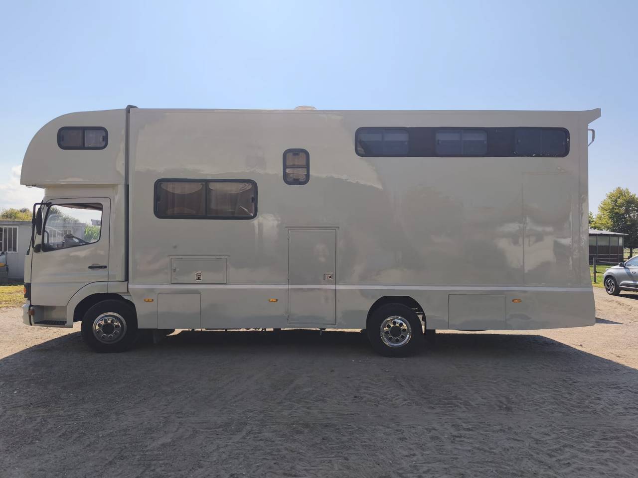 Mercedes Atego trasporto 4 cavalli e living