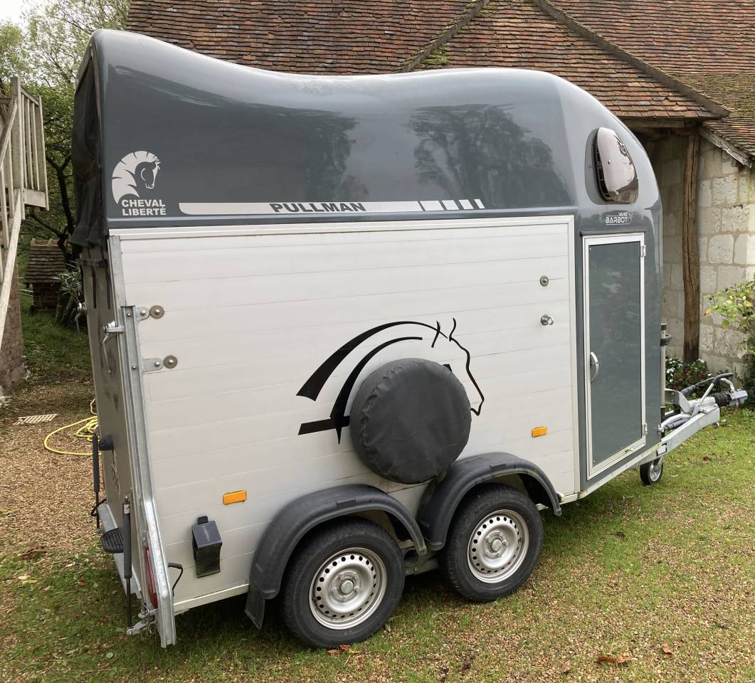 Trailer Cheval Libert&eacute; Gold One Aluline Sellerie 1 Cavallo 2023 Occasione